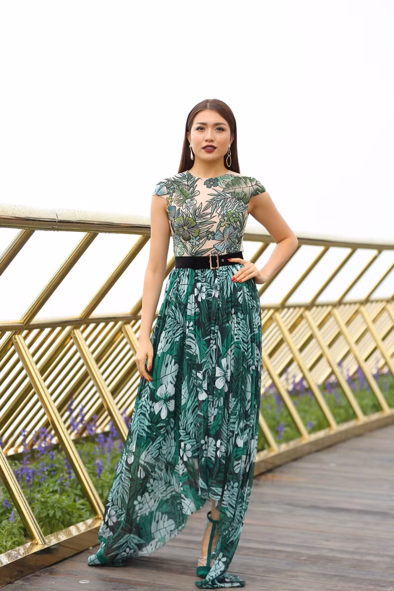 Sao Việt xúng xính váy áo cùng “dạo bước trên mây” ở độ cao hơn 1400m ảnh 7