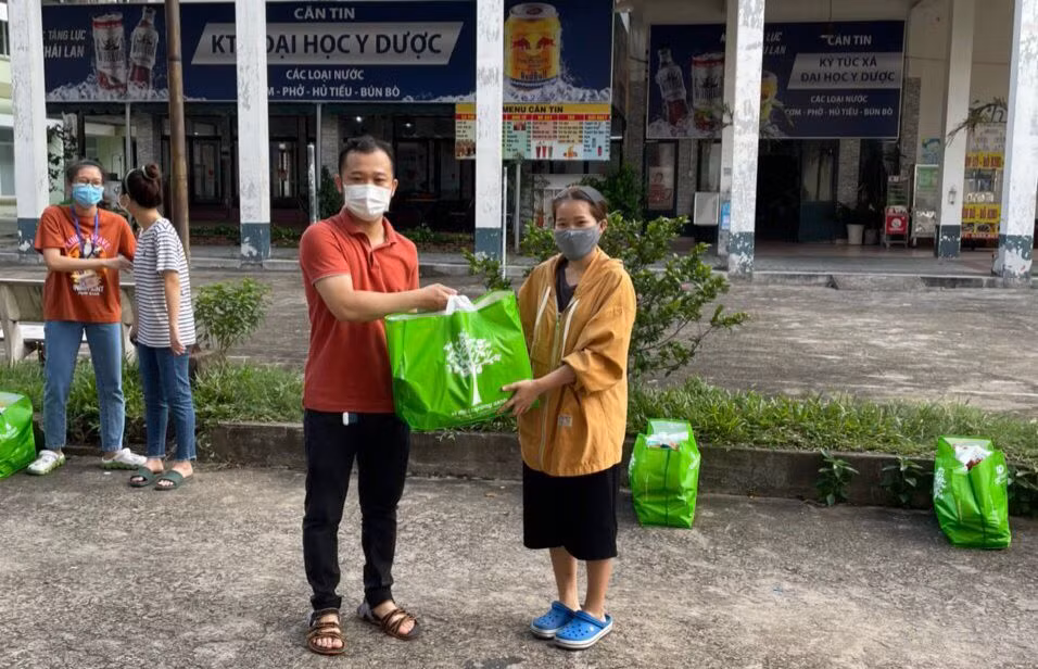 TP.HCM: Các trường ĐH chia sẻ khó khăn cùng sinh viên trong mùa dịch ảnh 1
