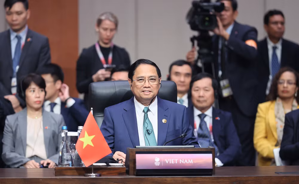 Thủ tướng dự Hội nghị Cấp cao ASEAN+3 và ASEAN với Mỹ, Canada ảnh 1