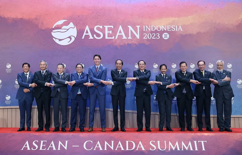 Thủ tướng dự Hội nghị Cấp cao ASEAN+3 và ASEAN với Mỹ, Canada ảnh 2