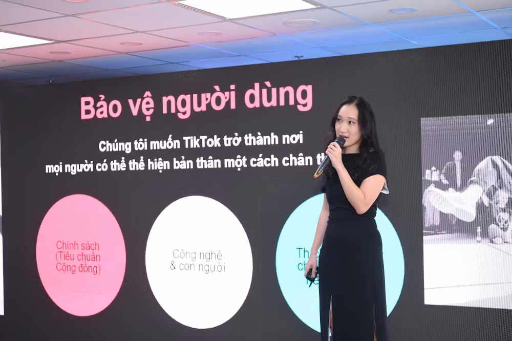 Chị Nguyễn Phương Anh, đại diện team An toàn của TikTok.jpeg