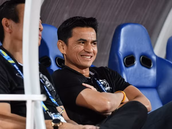 Nói không với thầy cũ Messi, Thái Lan muốn giữ chân Kiatisak ảnh 1