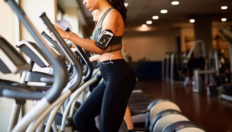 Đi bộ giật lùi có thể mang đến những lợi ích đáng kể cho sức khỏe ảnh 2