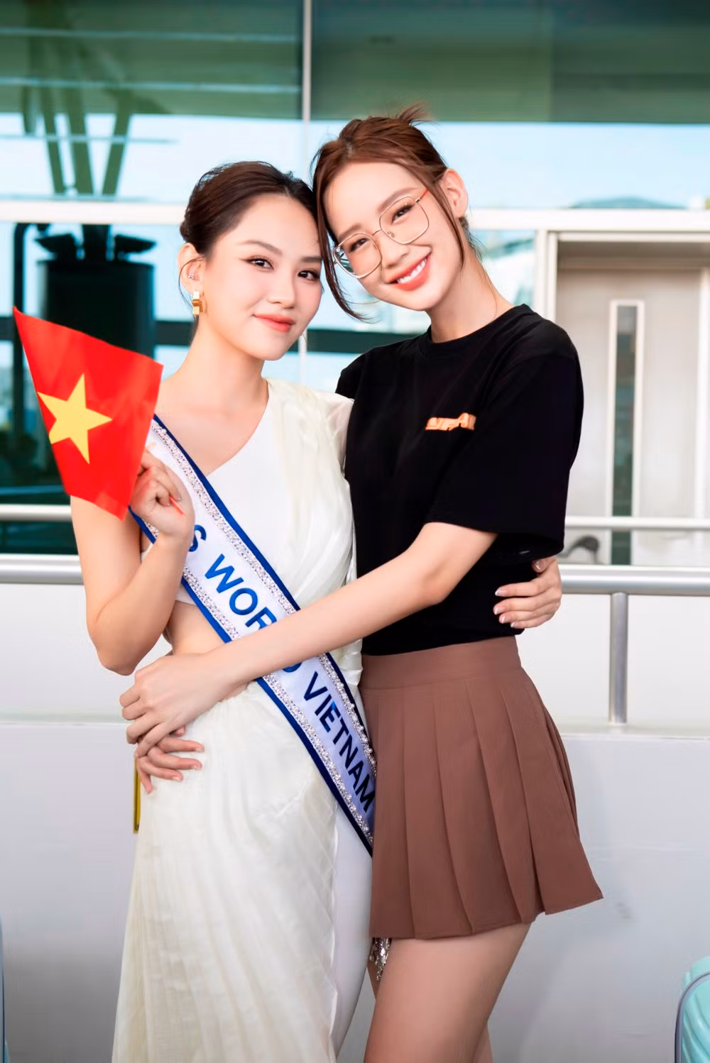 HOA HẬU MAI PHƯƠNG VÀ HOA HẬU BẢO NGỌC.jpg