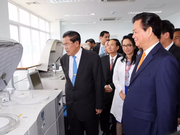 Thủ tướng dự khánh thành Bệnh viện Chợ Rẫy-Phnom Penh ảnh 1