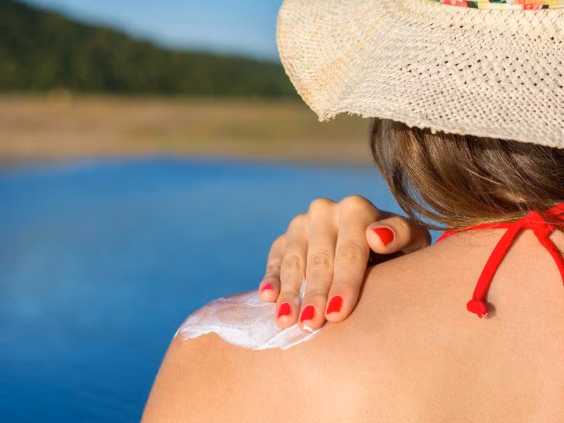 Nguy cơ ung thư da khi sử dụng kem dưỡng ẩm SPF sai cách ảnh 1