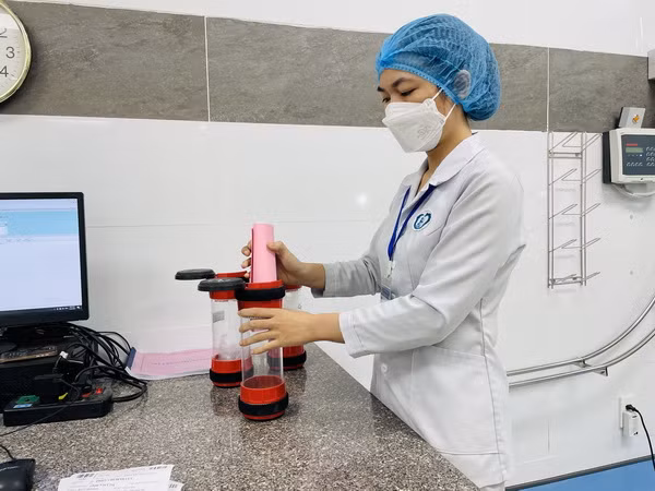 Đồng Nai: Hệ thống vận chuyển mẫu bệnh phẩm xét nghiệm bằng khí nén ảnh 2