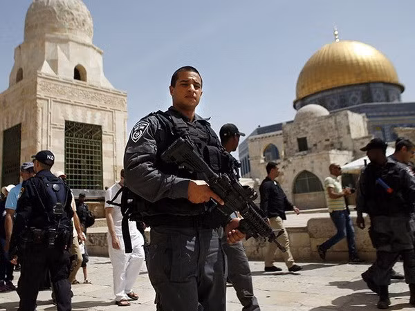Đụng độ lớn ở Bờ Tây, khoảng 35 người Palestine bị thương ảnh 1