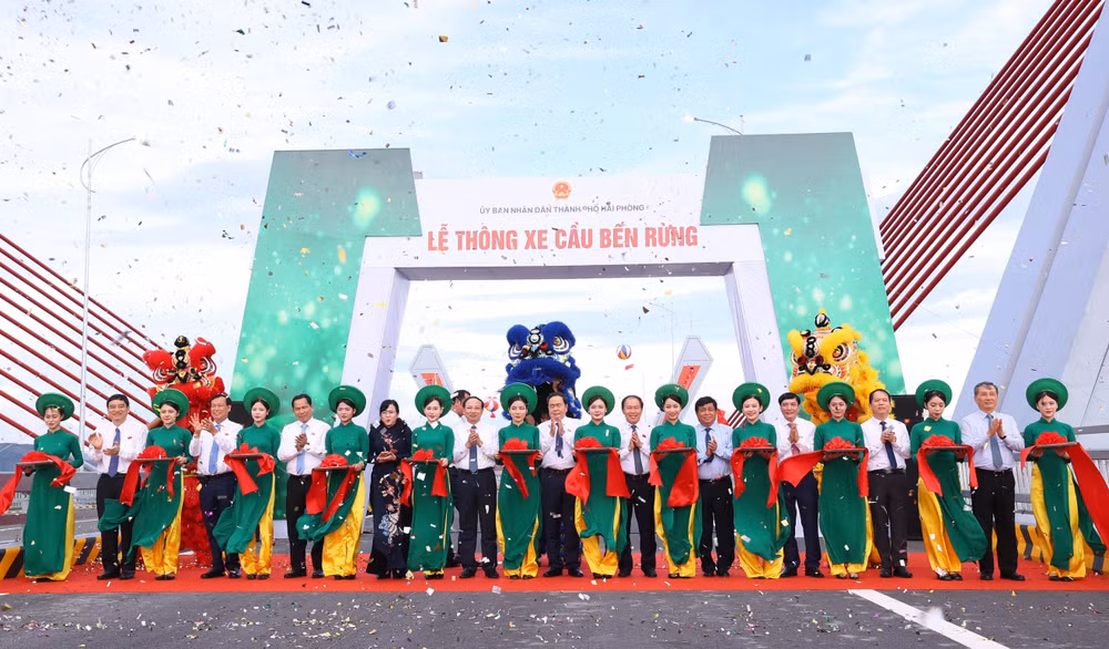 ttxvn_thong xe cau ben rung (4).jpg