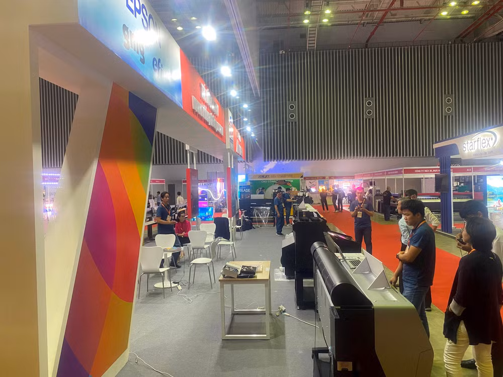 Khai mạc Hội chợ Triển lãm "Tôn vinh hàng Việt-năm 2023" tại TP.HCM ảnh 1