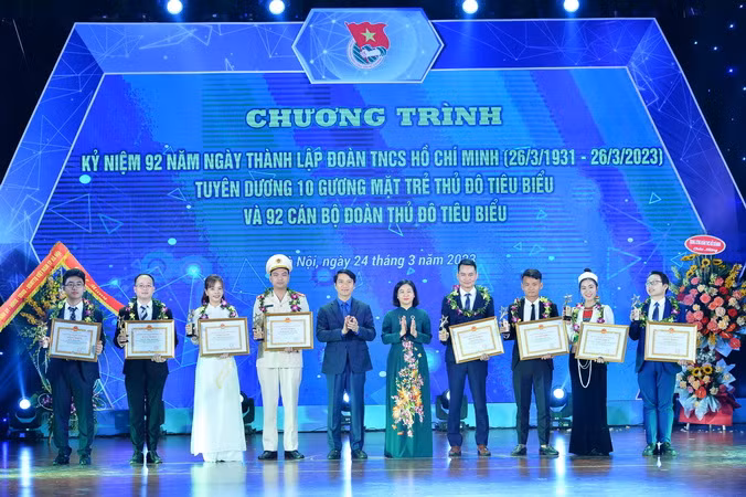 Tuyên dương 10 gương mặt trẻ, 92 cán bộ Đoàn Thủ đô tiêu biểu ảnh 1