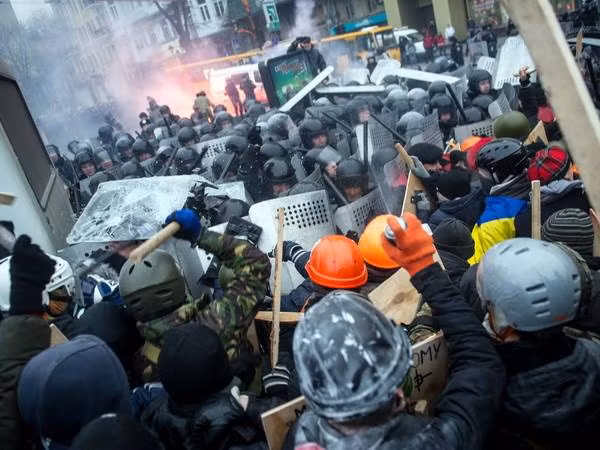 Thủ tướng Ukraine: "Tình hình ở Kiev đã được kiểm soát" ảnh 1