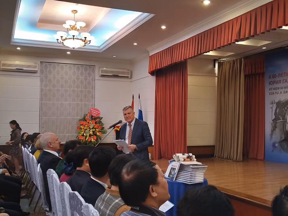 Sách về anh hùng Phạm Tuân có nhiều tài liệu lần đầu được công bố ảnh 3