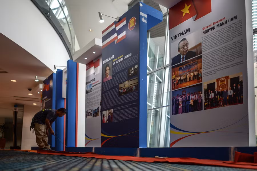 Thủ đô Kuala Lumpur sẵn sàng cho các hội nghị của ASEAN 27 ảnh 1