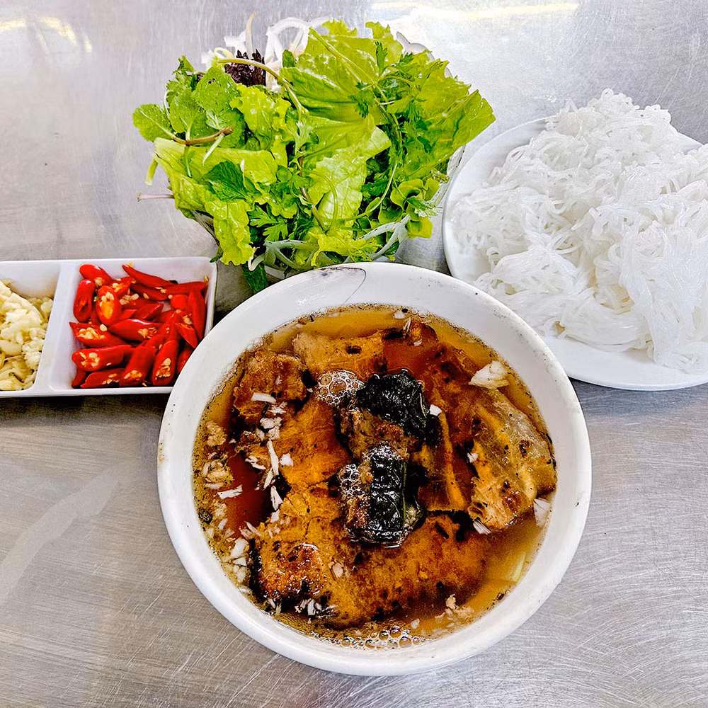 Bun Cha Chan - © The MICHELIN Guide.jpg