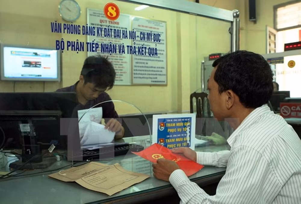 ‘Treo’ sổ hồng chung cư: Người dân có thể khởi kiện chủ đầu tư ra tòa ảnh 1