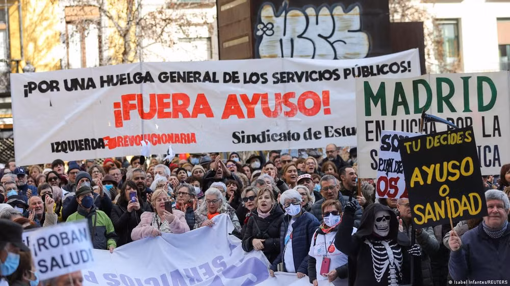 Tây Ban Nha: Hàng chục nghìn nhân viên y tế biểu tình tại Madrid ảnh 1