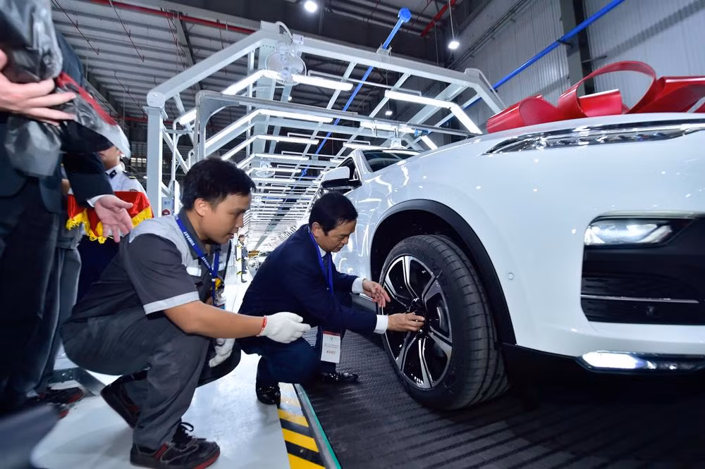VinFast bắt đầu bàn giao Lux A2.0 và Lux SA2.0 đến tay khách hàng ảnh 2