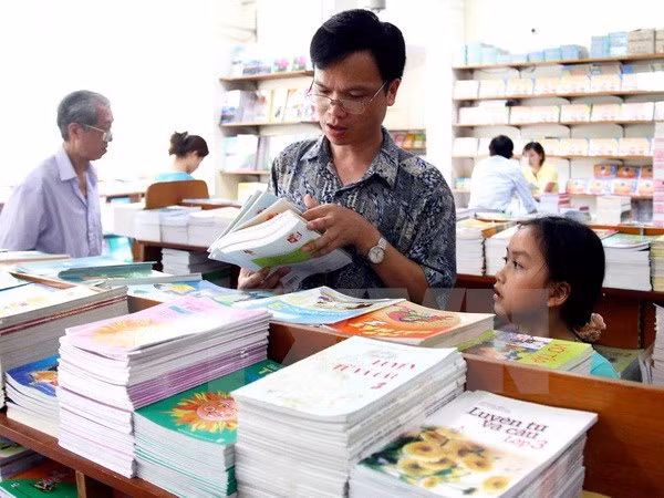 Khẩn trương đổi mới chương trình, SGK giáo dục phổ thông ảnh 1