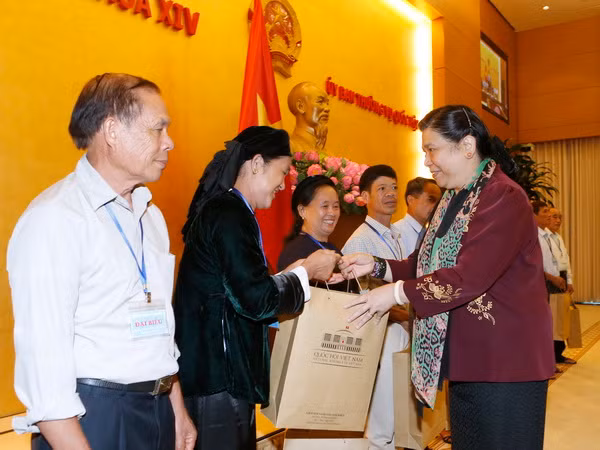 Gặp mặt Đoàn đại biểu người có uy tín, tiêu biểu tỉnh Lạng Sơn ảnh 1