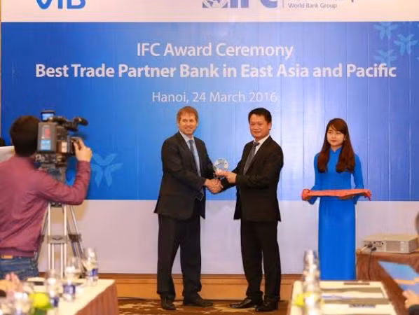 VIB nhận giải thưởng ngân hàng tài trợ tốt nhất khu vực Đông Á ảnh 1
