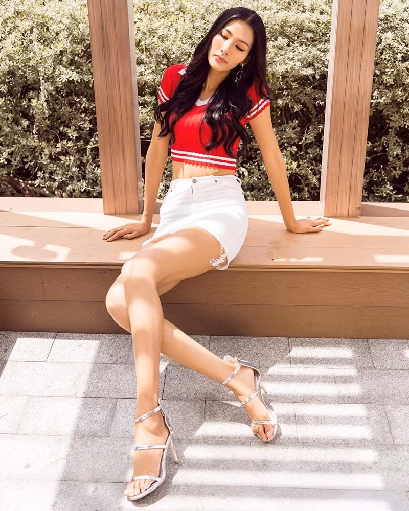 Mãn nhãn với loạt street style đẹp ngất ngây của dàn mỹ nhân Việt ảnh 14