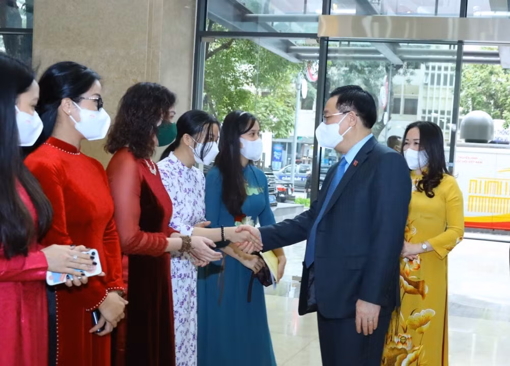 Chủ tịch Quốc hội dự Hội nghị tổng kết của Báo Đại biểu Nhân dân ảnh 1
