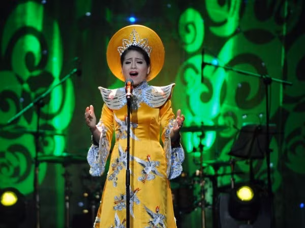 Anh Thơ–“Tình xa khơi 2”: Tiết chế dàn dựng, chú trọng phần nghe ảnh 3