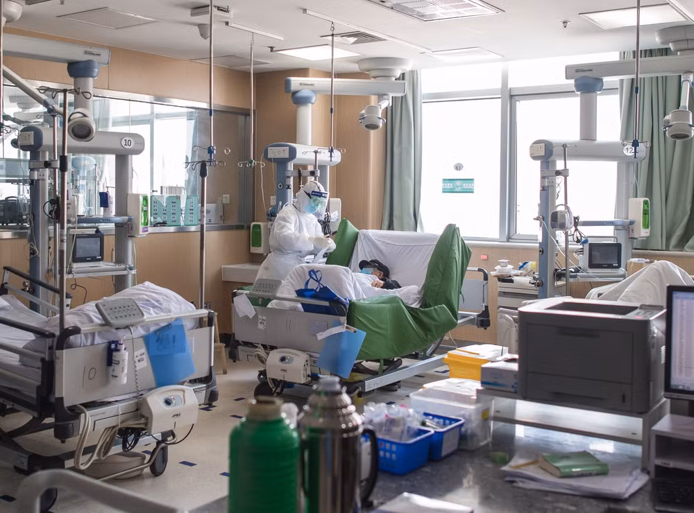 Diễn biến mới của COVID-19: Thêm nhiều ca tử vong ngoài Trung Quốc ảnh 1