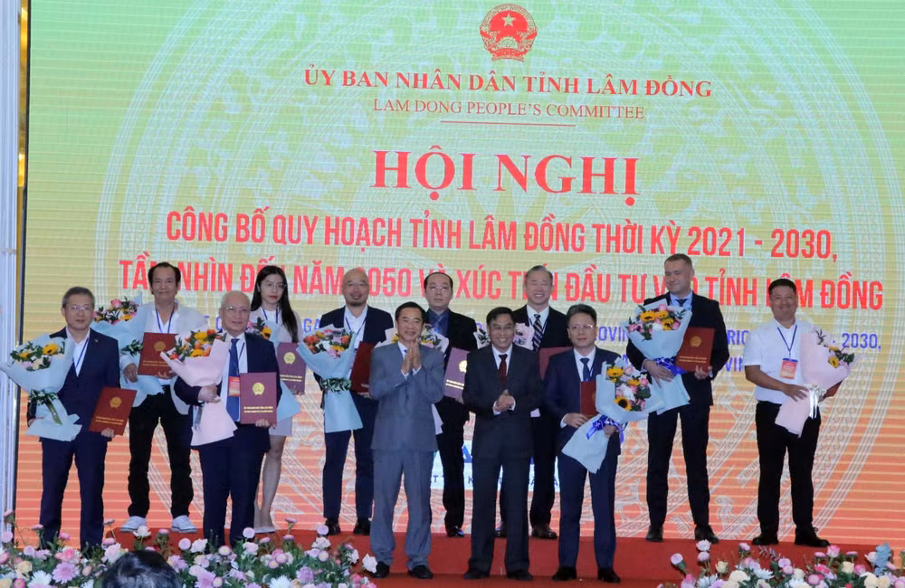 ttxvn_pho_thu_tuong_tran_luu_quang_chu_tri_hoi_nghi_cong_bo_quy_hoach_tinh_lam_dong_thoi_ky_2021-_2030_3.jpg