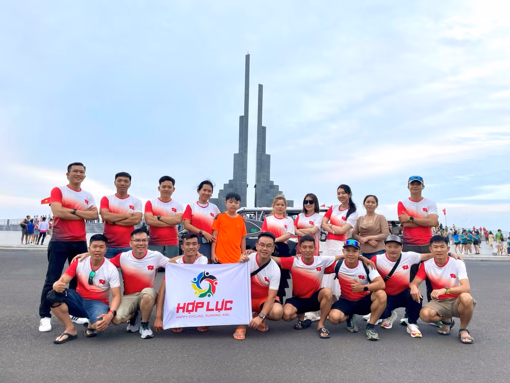 Hợp Lực Team.JPG