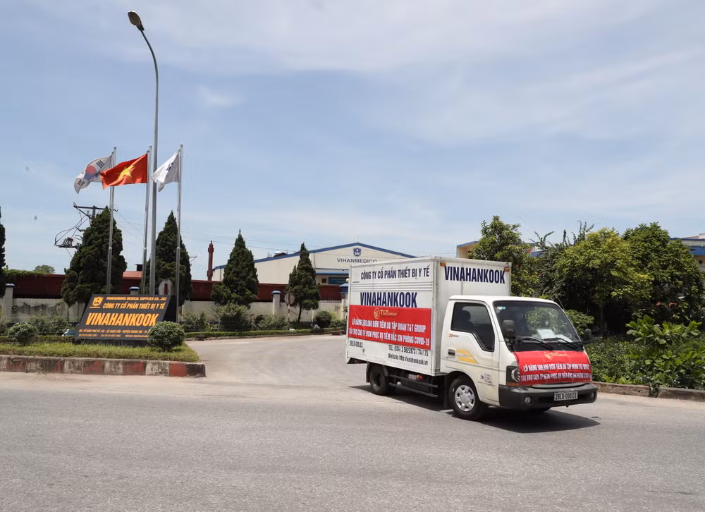 T&T Group “tiếp sức” 500.000 bộ bơm tiêm vaccine COVID-19 cho TP.HCM ảnh 3