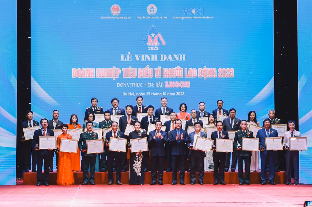 Tôn vinh 64 doanh nghiệp tiêu biểu về tăng phúc lợi cho người lao động ảnh 1