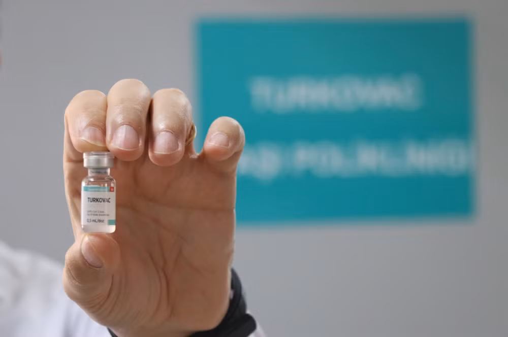 Thổ Nhĩ Kỳ cấp phép khẩn cấp vaccine COVID-19 đầu tiên tự bào chế ảnh 1