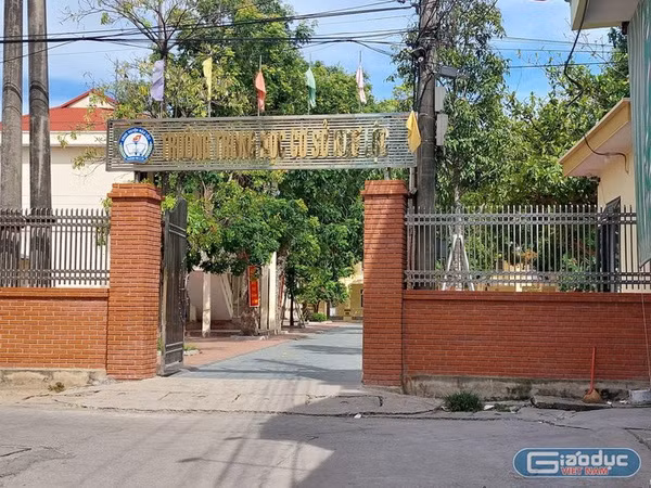 45 người tham gia, hơn 2.100 điểm có dấu hiệu sửa, xóa ở THCS Ngư Lộc ảnh 1