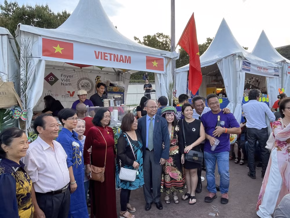 Việt Nam tham dự Làng ẩm thực quốc tế dưới chân tháp Eiffel ảnh 1