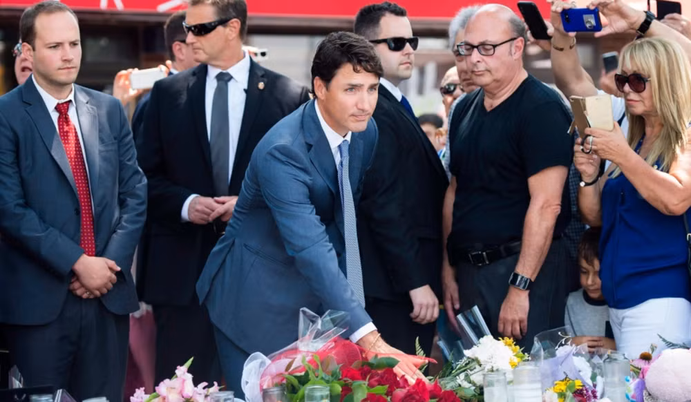 Thủ tướng Canada Trudeau cân nhắc thực hiện kiểm soát súng đạn ảnh 1