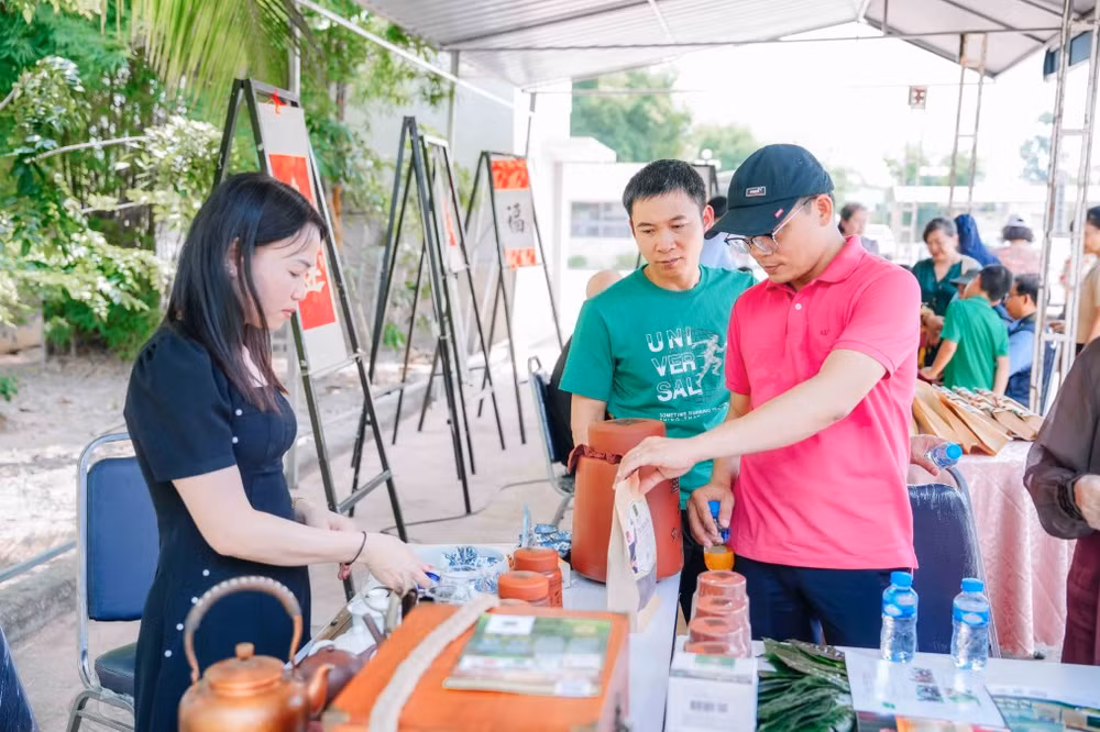 giao luu van hoa viet_lao 3.jpg