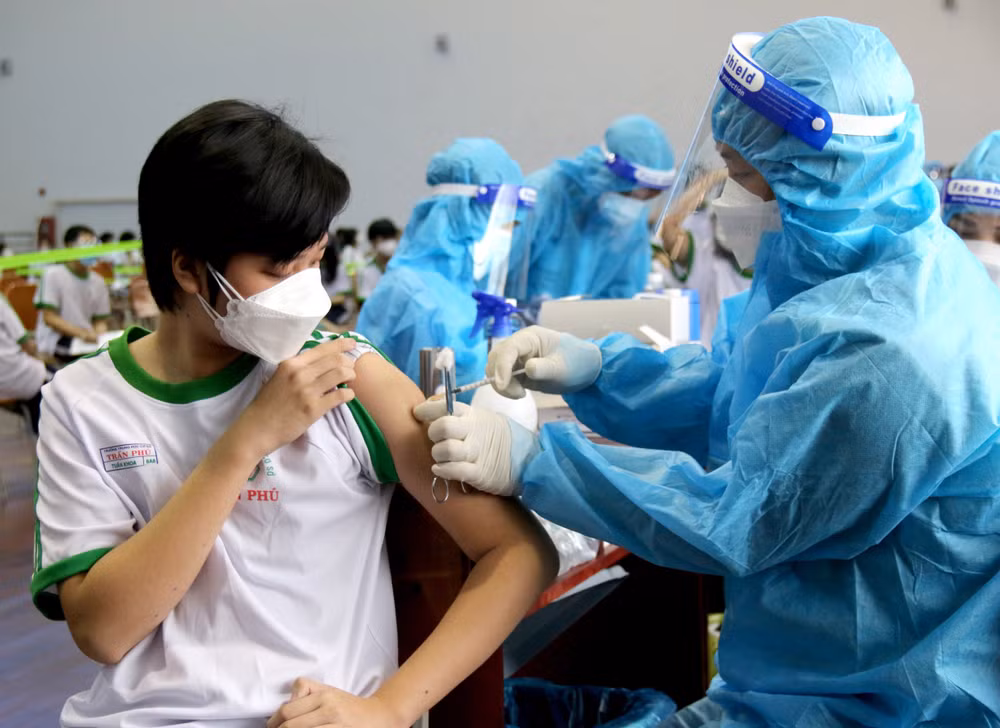 Bình Thuận: Đẩy nhanh tiến độ tiêm vaccine cho trẻ em từ 12-17 tuổi ảnh 1