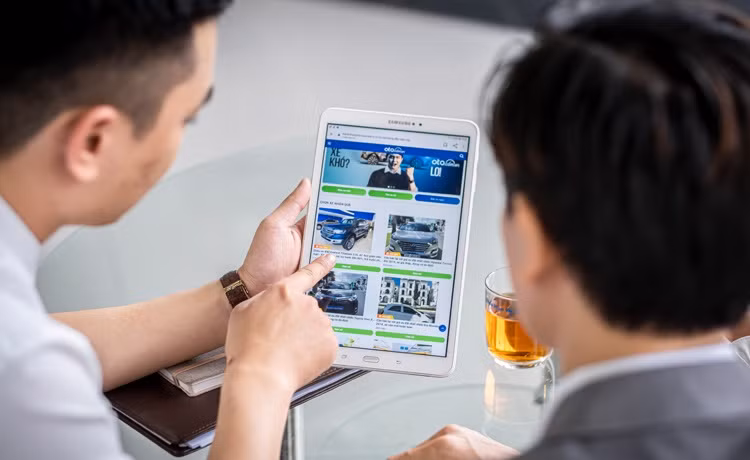 Mua xe ôtô cũ - xu hướng mua sắm tiết kiệm của nhiều khách hàng ảnh 1