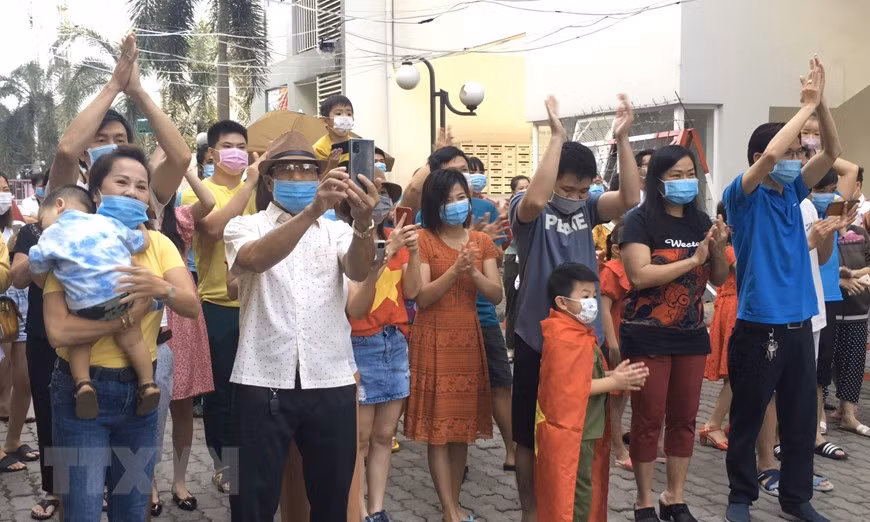 Bình Dương dỡ bỏ phong tỏa khu vực cách ly y tế tại thành phố Thuận An ảnh 1