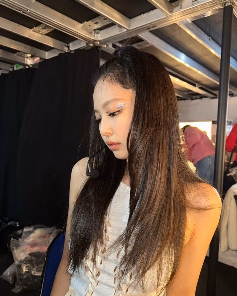 6 kiểu trang điểm để "bung lụa" hết mình cùng thần tượng BlackPink ảnh 7