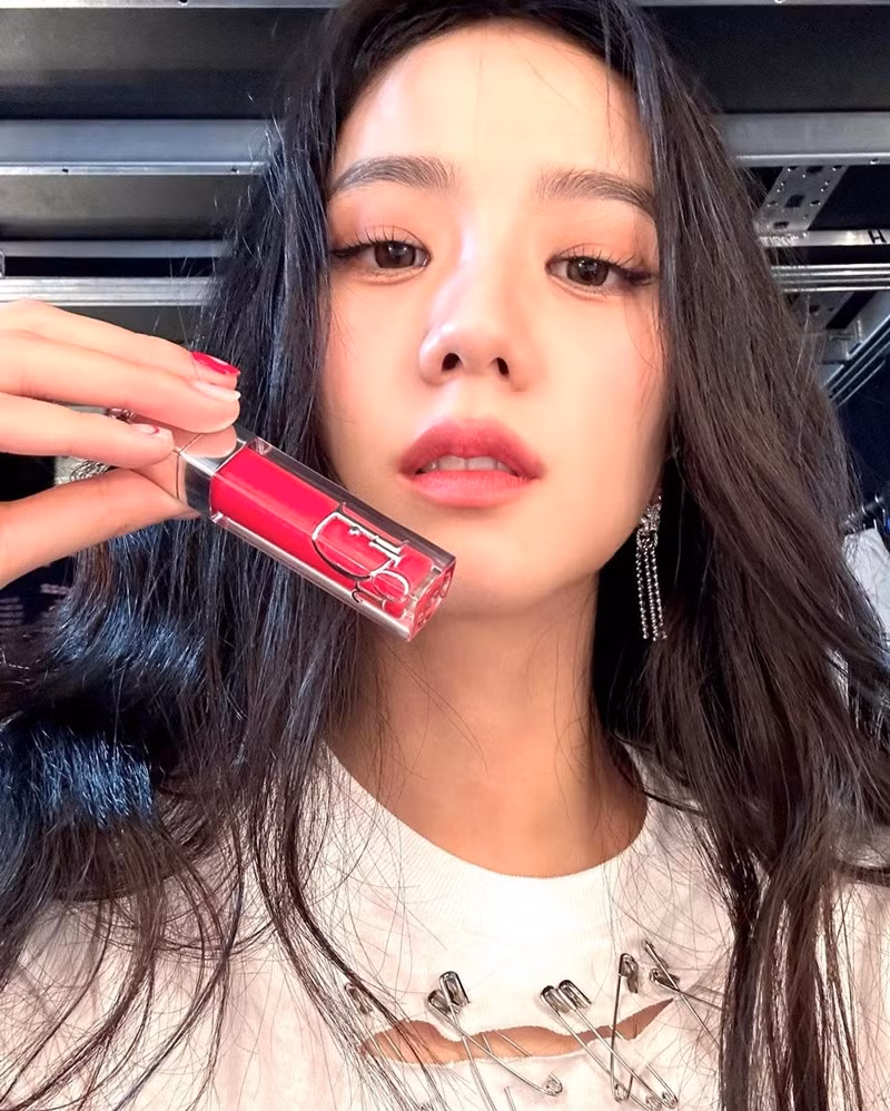 6 kiểu trang điểm để "bung lụa" hết mình cùng thần tượng BlackPink ảnh 17