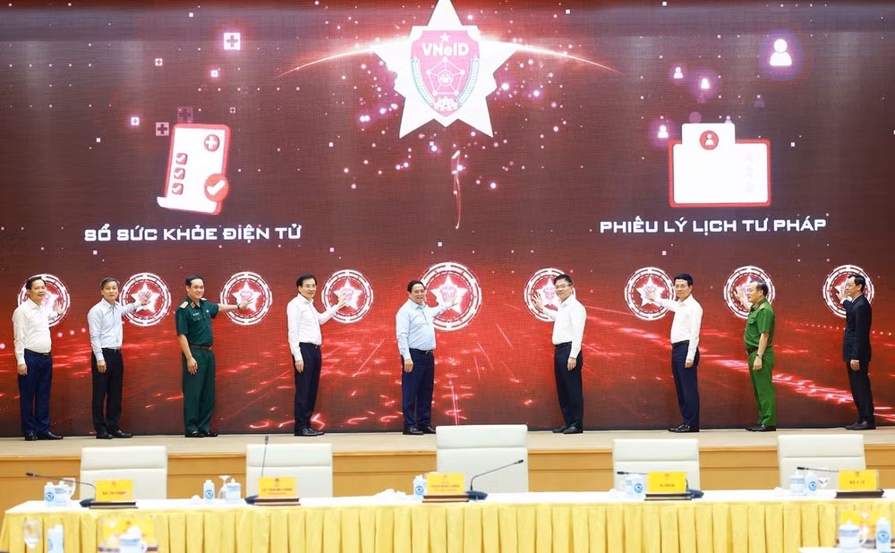 ttxvn_thu_tuong_so_suc_khoe_dien_tu_va_cap_phieu_ly_lich_tu_phap thong_qua_ung_dung vneid_02-2.jpg