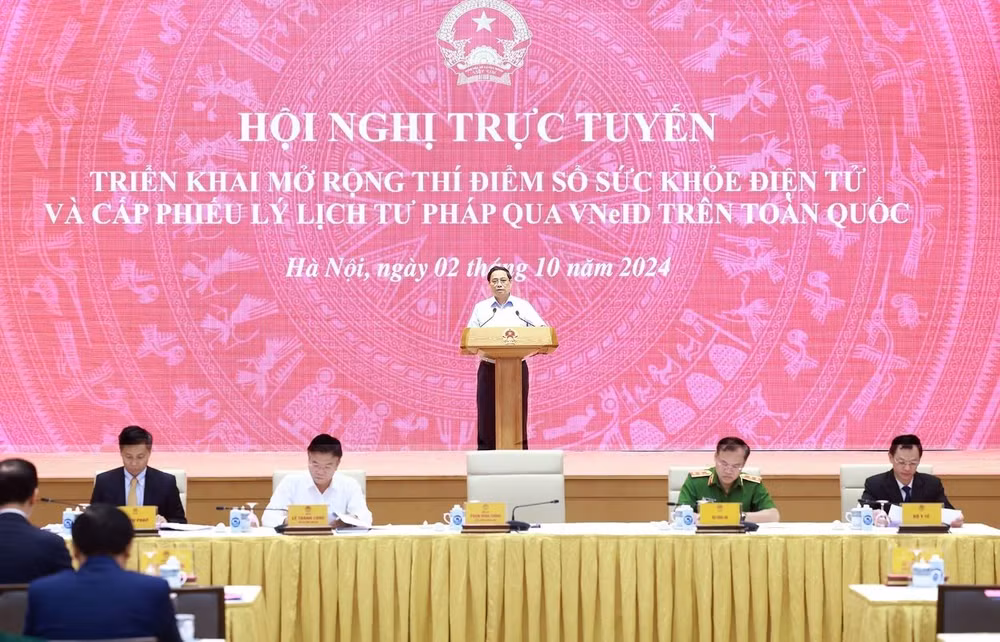 ttxvn_thu_tuong_so_suc_khoe_dien_tu_va_cap_phieu_ly_lich_tu_phap thong_qua_ung_dung vneid_02-3.jpg
