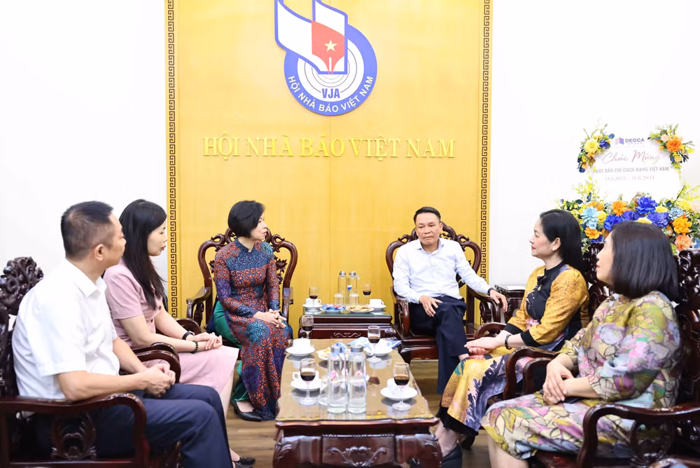 ttxvn_lanh_dao_ttxvn_chuc_mung_hoi_nha_bao_viet_nam_nhan_ngay_bao_chi_cach_mang_viet_nam_3.jpg
