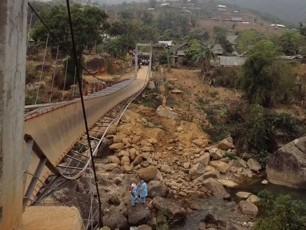 Công điện khẩn kiểm tra toàn bộ cầu treo sau vụ Lai Châu ảnh 1