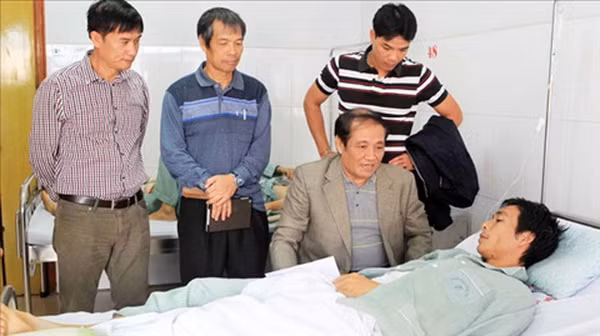 Tấn Trường không được bắt chính, VFF hỗ trợ Văn Nhiên 20 triệu đồng ảnh 2