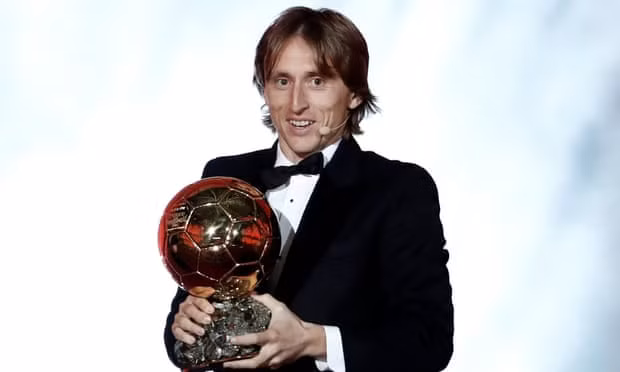 Tiền vệ Luka Modric giành danh hiệu Quả bóng vàng 2018 ảnh 1