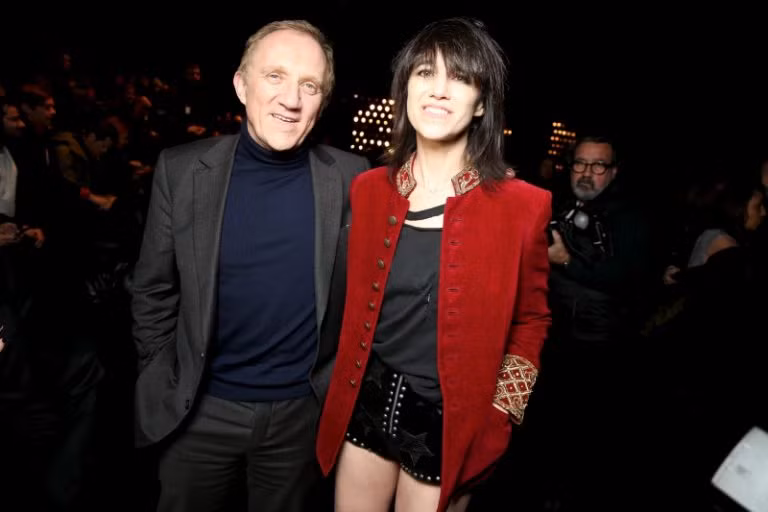 Phong cách siêu chất của dàn sao trên hàng ghế đầu show Saint Laurent ảnh 10